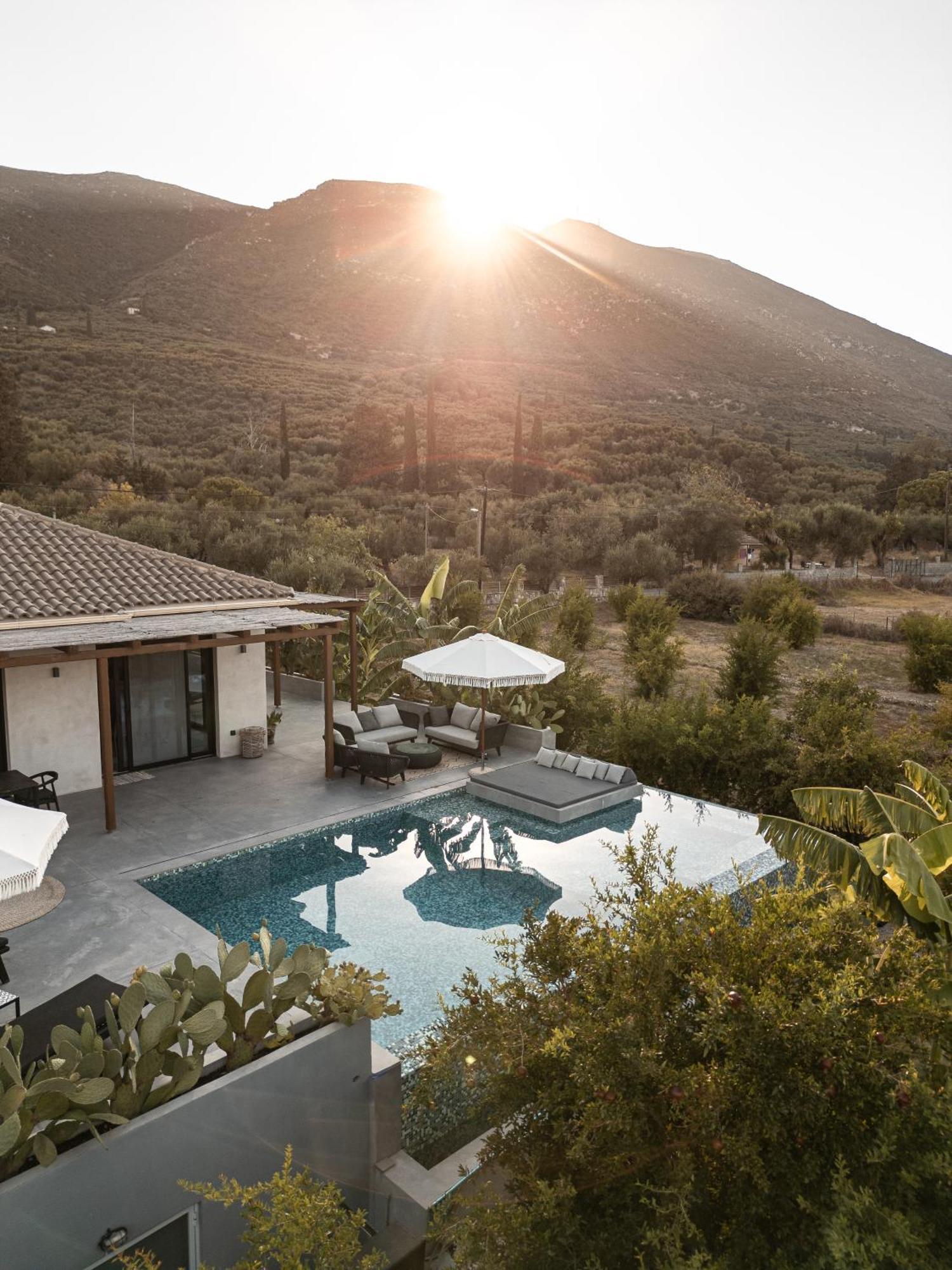 Yliessa - Luxury Pool Villa Surrounded By Nature Drakas ภายนอก รูปภาพ